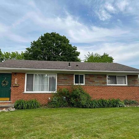 Cozy Bungalow In Madison Heights Luaran gambar