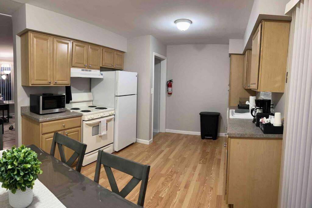 Cozy Bungalow In Madison Heights Luaran gambar