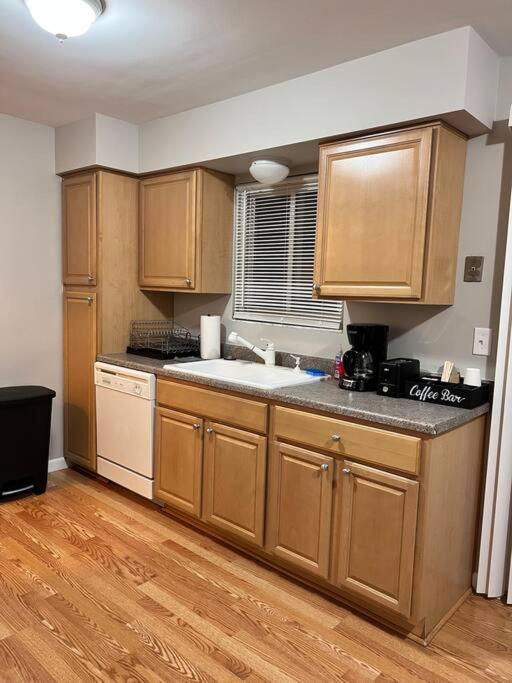Cozy Bungalow In Madison Heights Luaran gambar